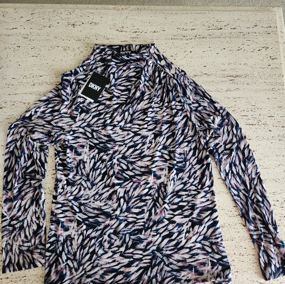 Women's DKNY top